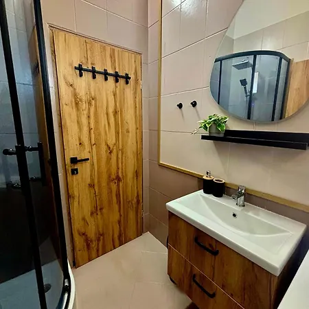 Amore Apartment Vir
