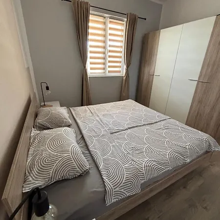 Amore Apartment Vir